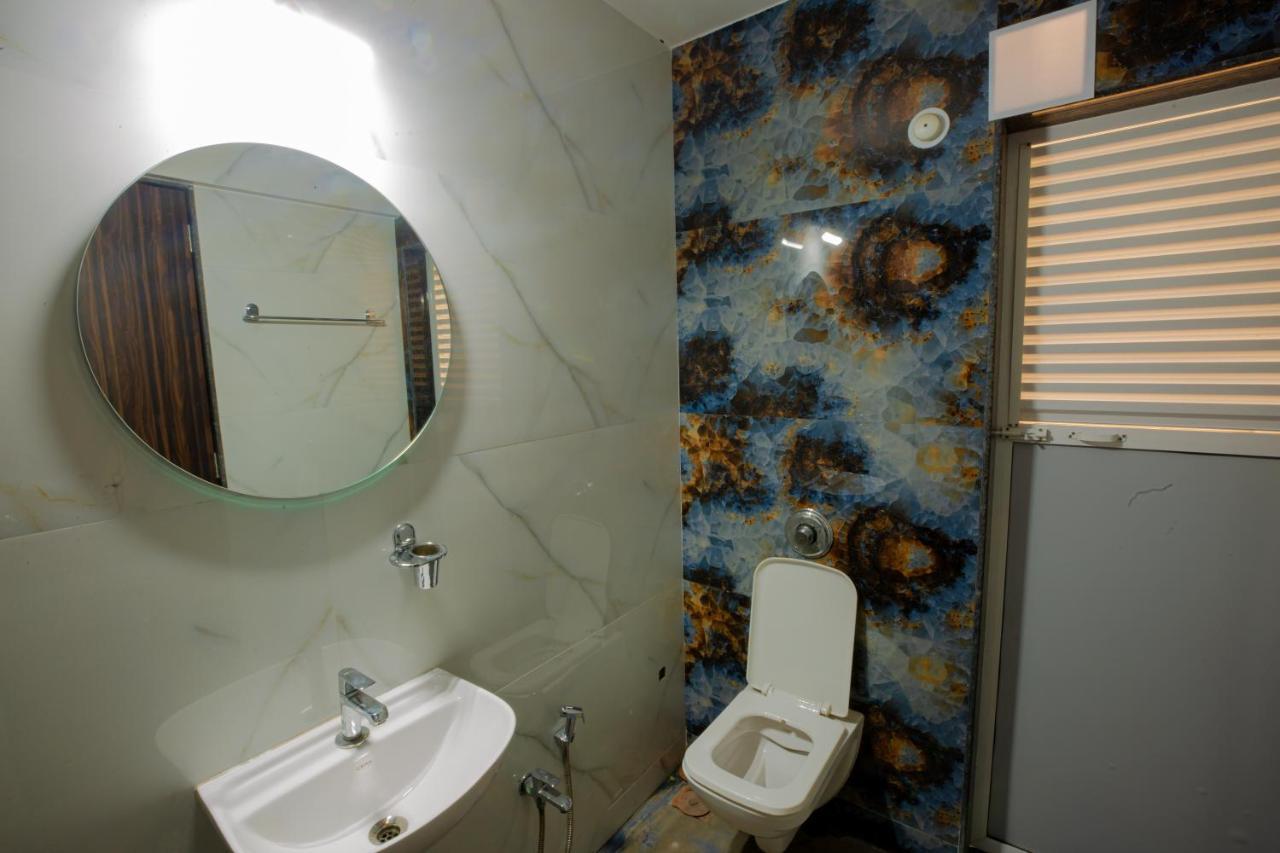 Covie Kharghar 200 Hostel Navi Mumbai Kültér fotó